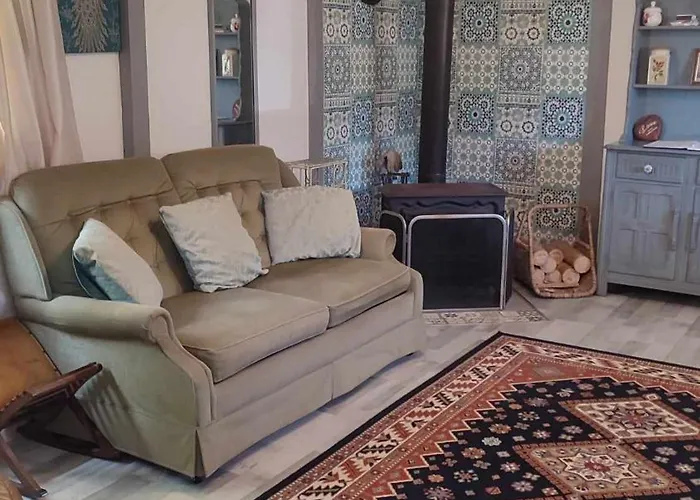 Chalet Dans La Foret....Adorable 1 Bedroom Chalet Surrounded By Woodland