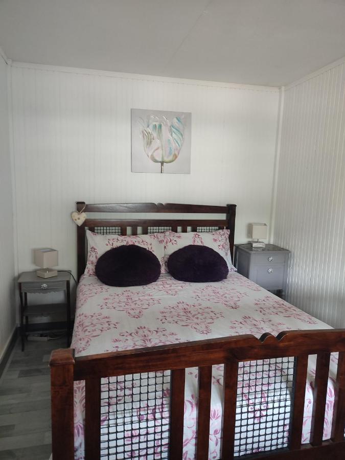 Dans La Foret....adorable 1 Bedroom Surrounded By Woodland *